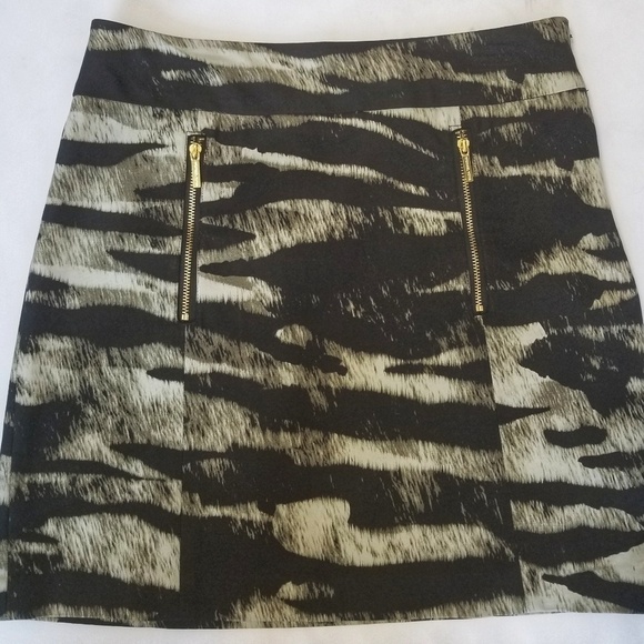 MICHAEL KORS Zebra Print Mini Skirt w/ Zipper Mini Skirt 2. - Picture 2 of 7